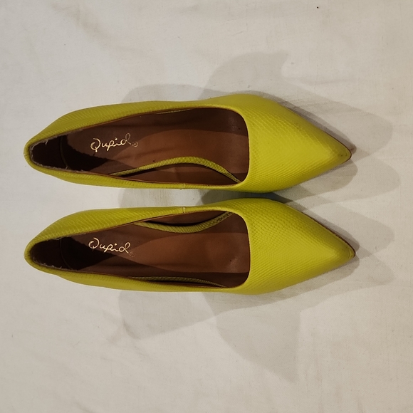 Qupid Shoes - Pointy Toe Heels Size 7